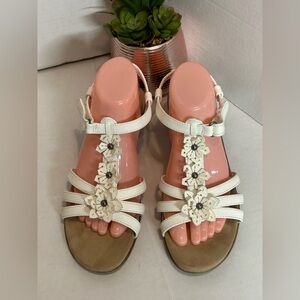 Yuu White Floral Women's Sandals